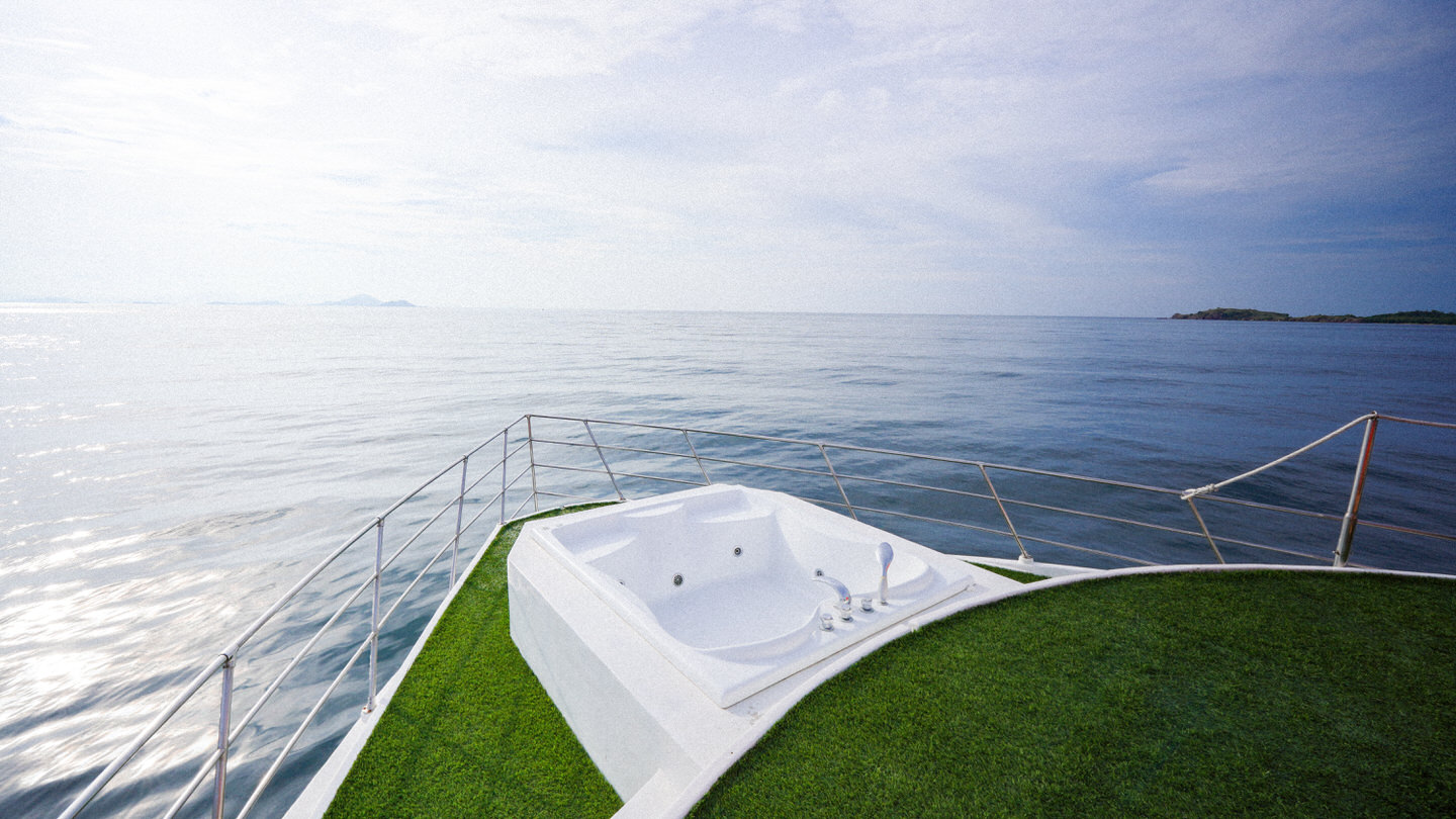 Ocean-Angel-Sundeck-and-Relax-Area-10