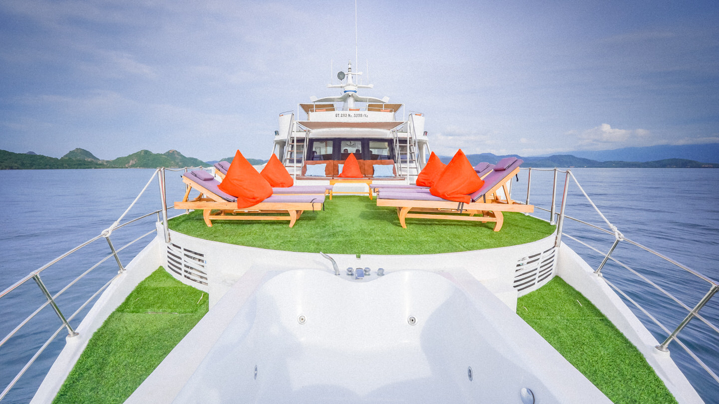 Ocean-Angel-Sundeck-and-Relax-Area-11