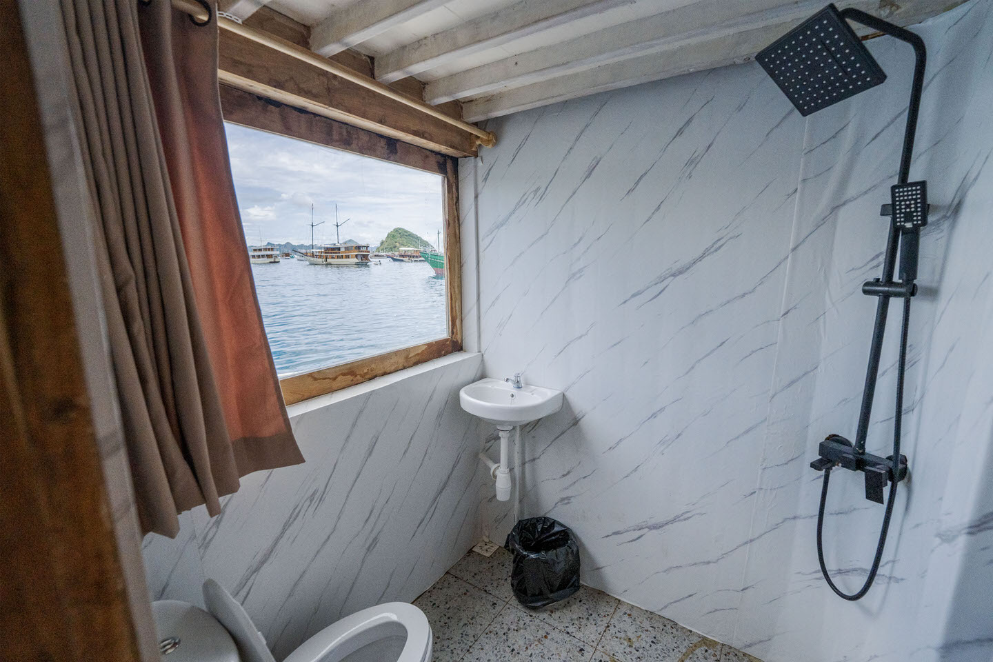 maheswari_signatureocean_2_bathroom_1