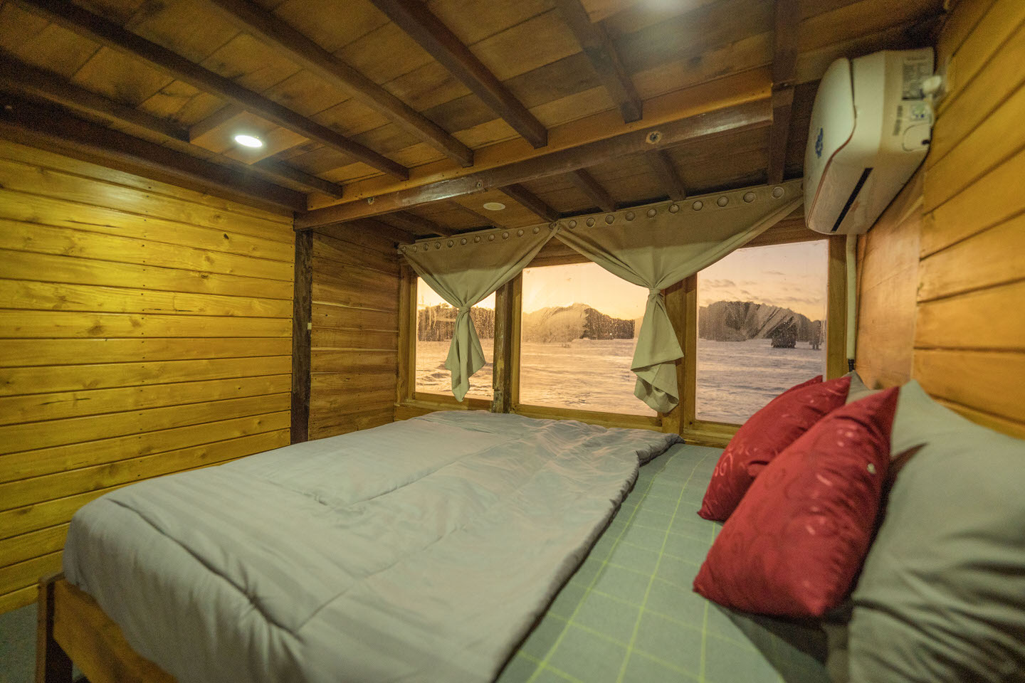 mastercabin_2_.2j