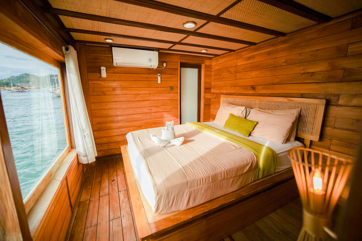 yumana sign_cabin_ud_5